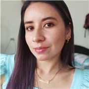 Profesora de matemáticas imparte clases a niños de todas las edades